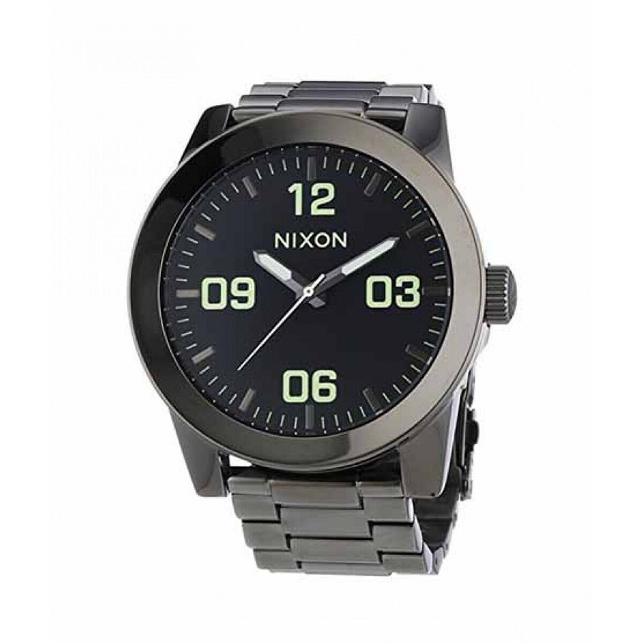 Nixon watches men