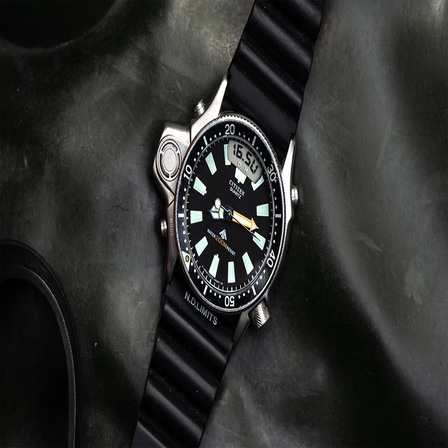 Best Quartz Dive Watch